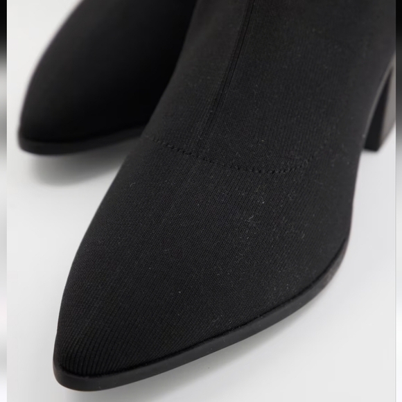 ASOS DESIGN  Heeled Chelsea Boot In Ribbed Black Knit Size 8 - Picture 2 of 10